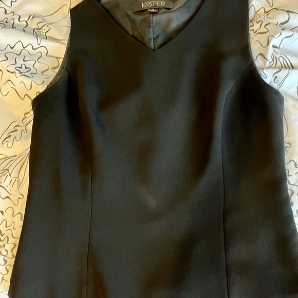 Ladies wool suit - Picture 4 of 9